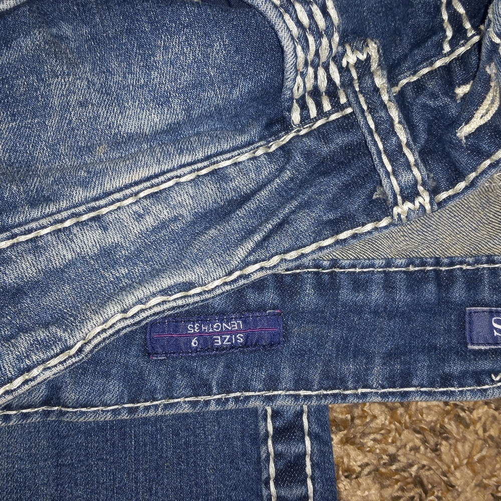 Jeans - Picture 2 of 3